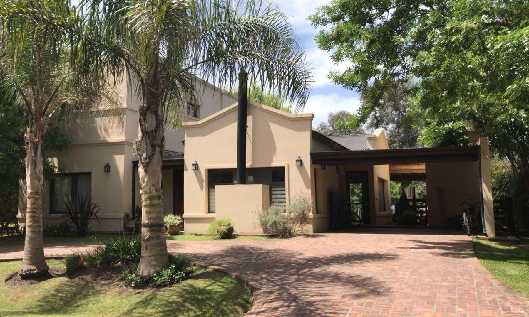 CASA EN SAN PATRICIO CON PISICINA