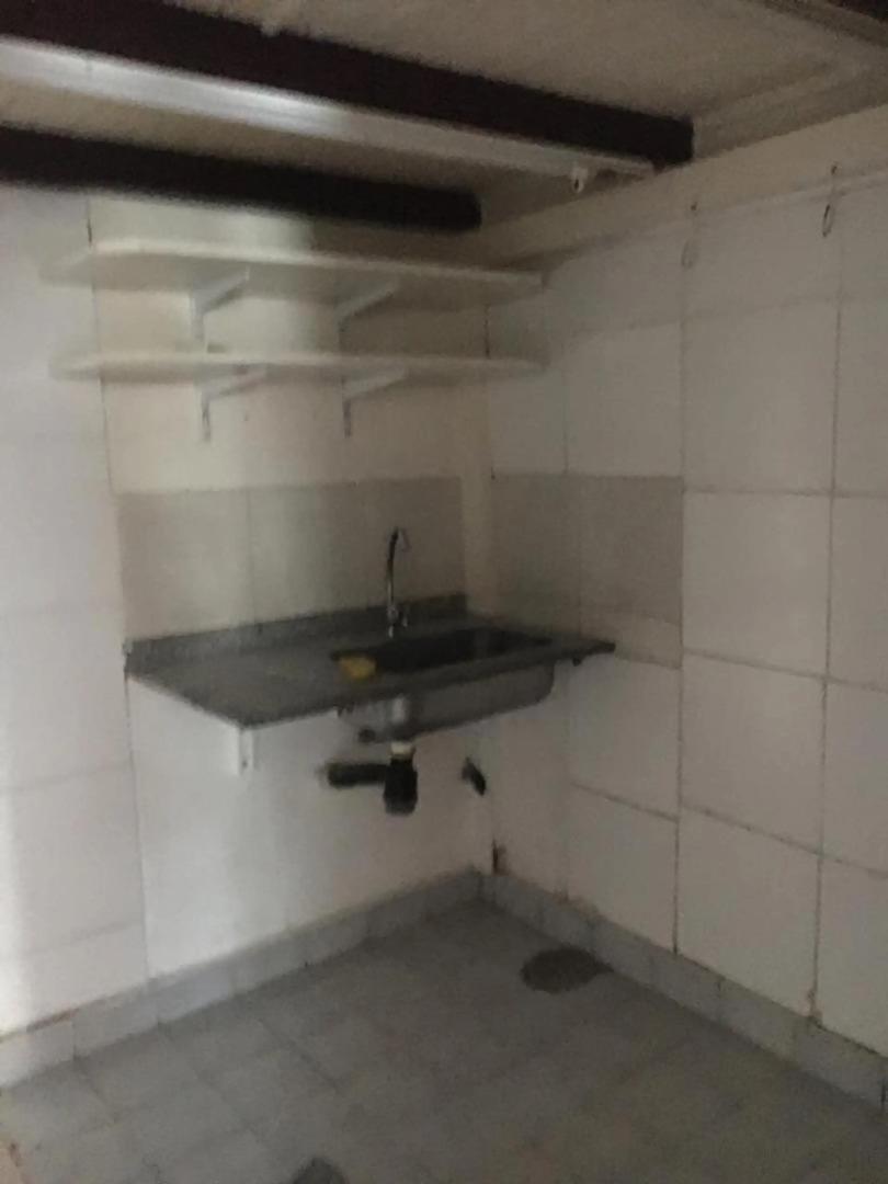 Monseñor Larumbe 10