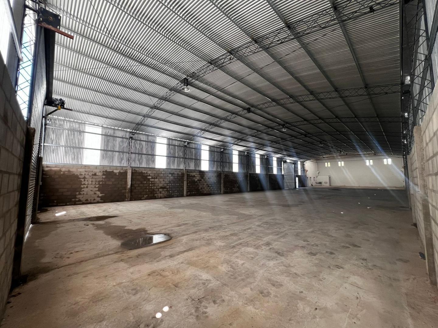 Nave Industrial 800 m2  Autovía RP5 Cordoba - Alta Gracia