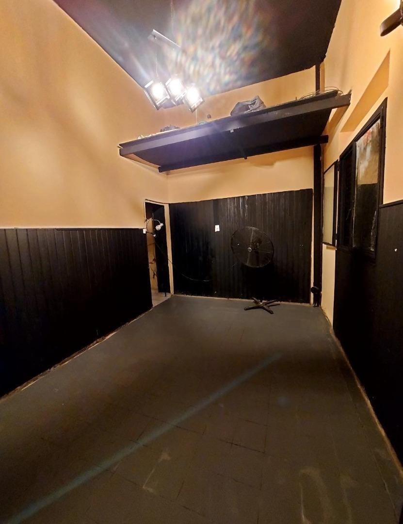 ALQUILER Local en esquina