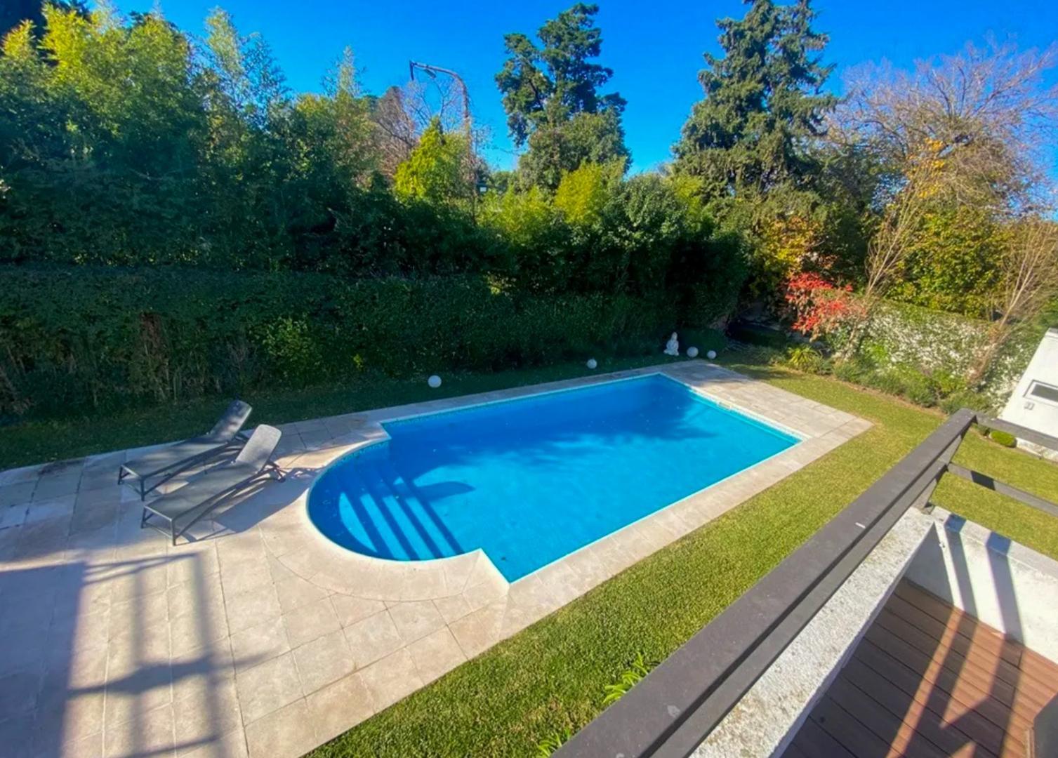 Casa 5 ambientes con 5 baños