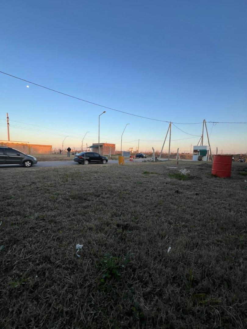 TERRENO EN VENTA SOLARES DE MANATIALES APTO DUPLEX