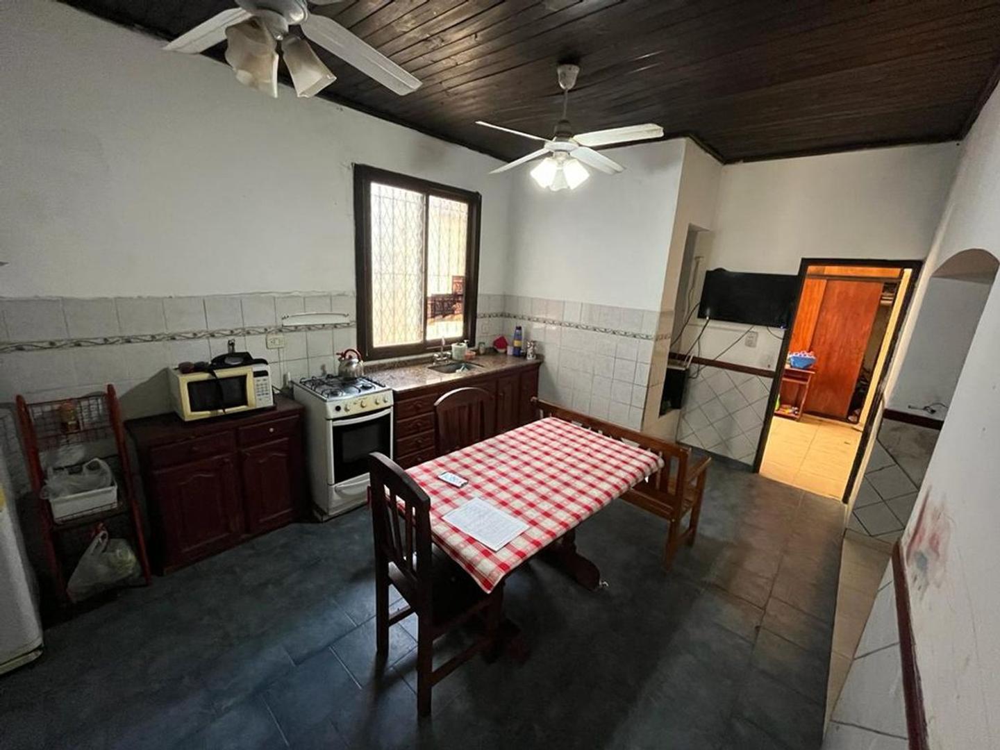 Casa 6 ambientes con 3 baños