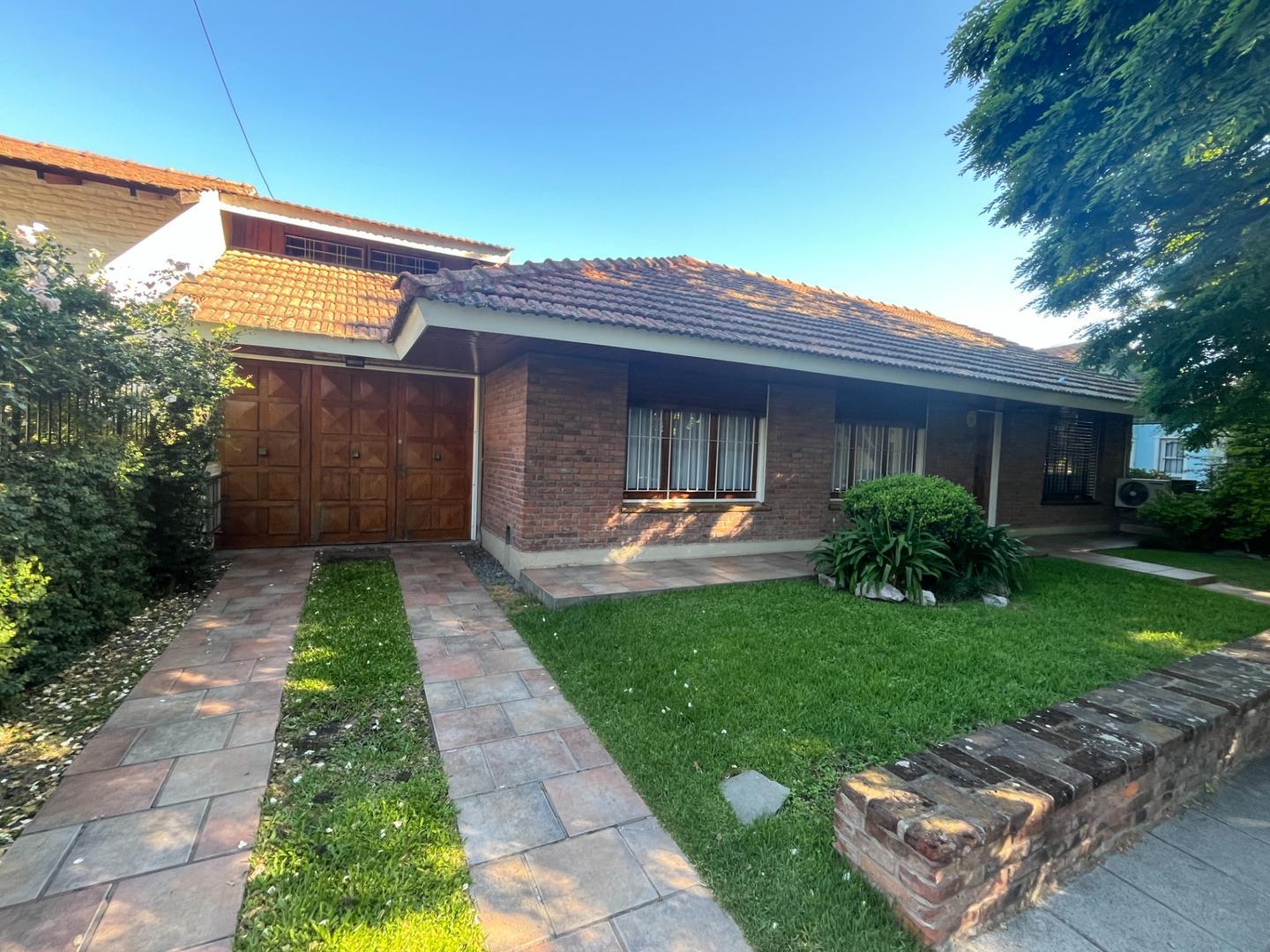 Casa en Venta en Adrogue, USD 380.000