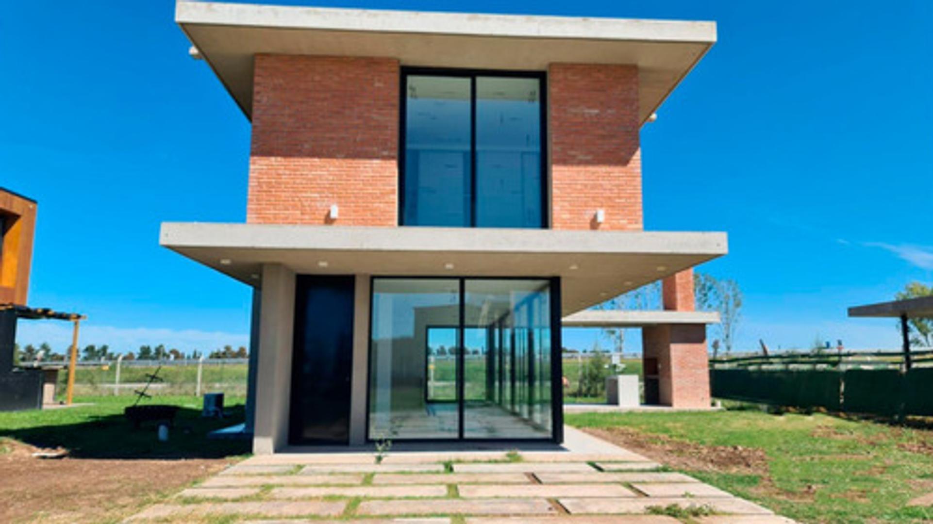 Casa 4 Ambientes En Alquiler En Lares De Canning