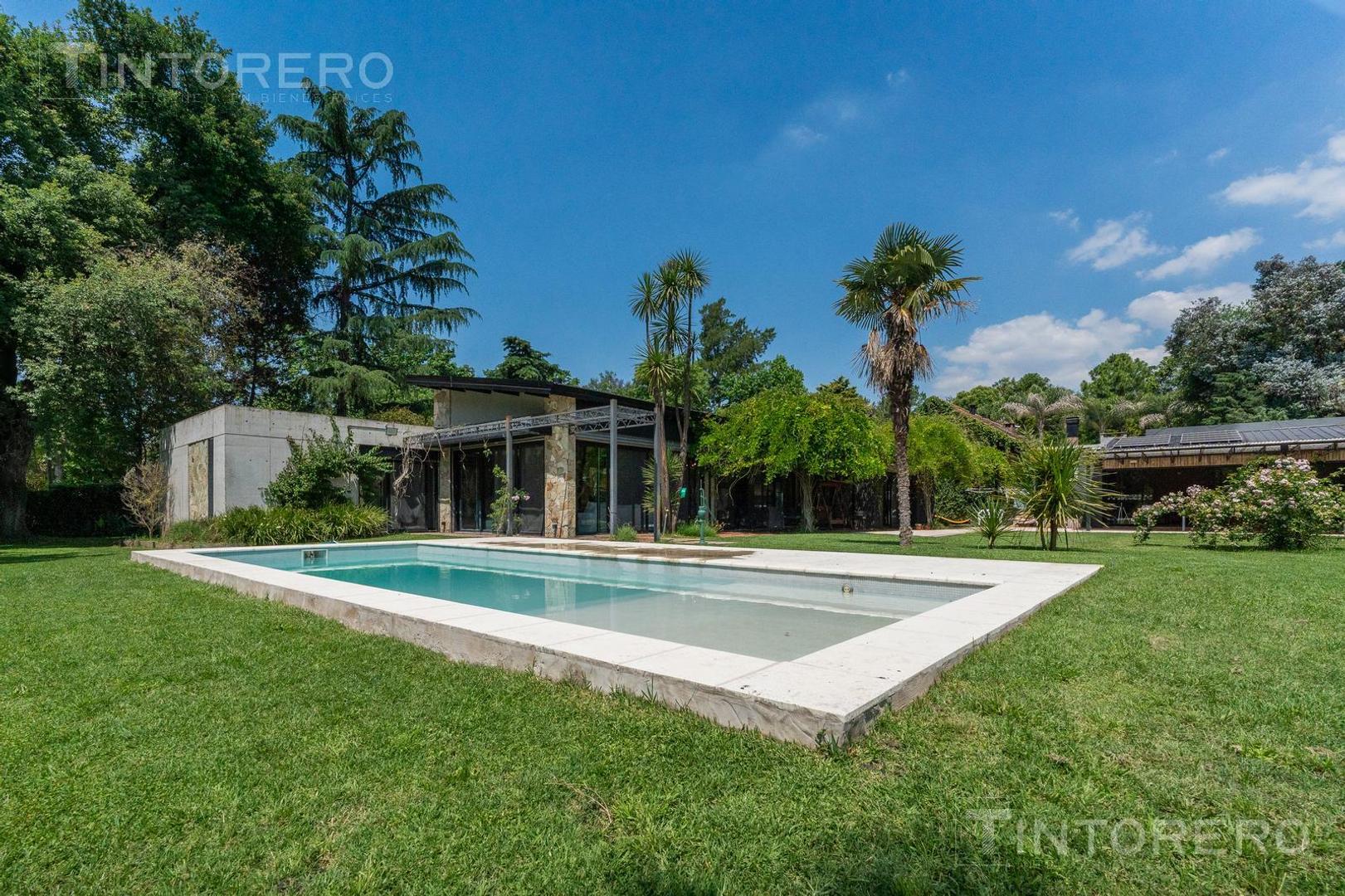 Casa 5 ambientes con 5 baños
