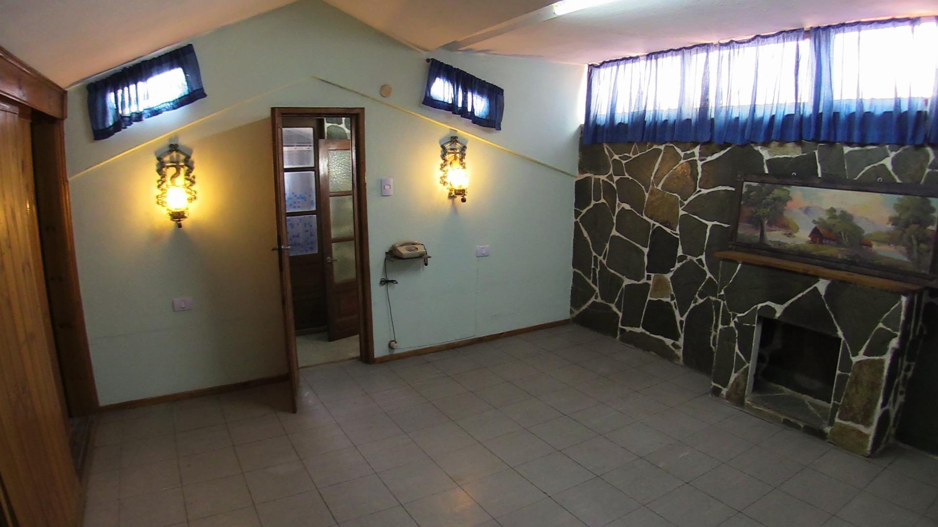 Casa 4 ambientes con 2 baños