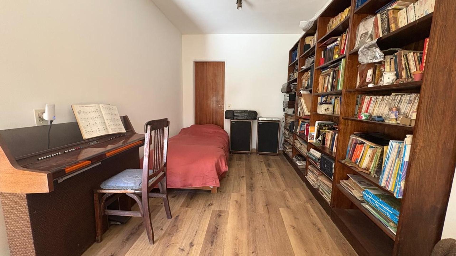 Casa en Venta con 4 cocheras