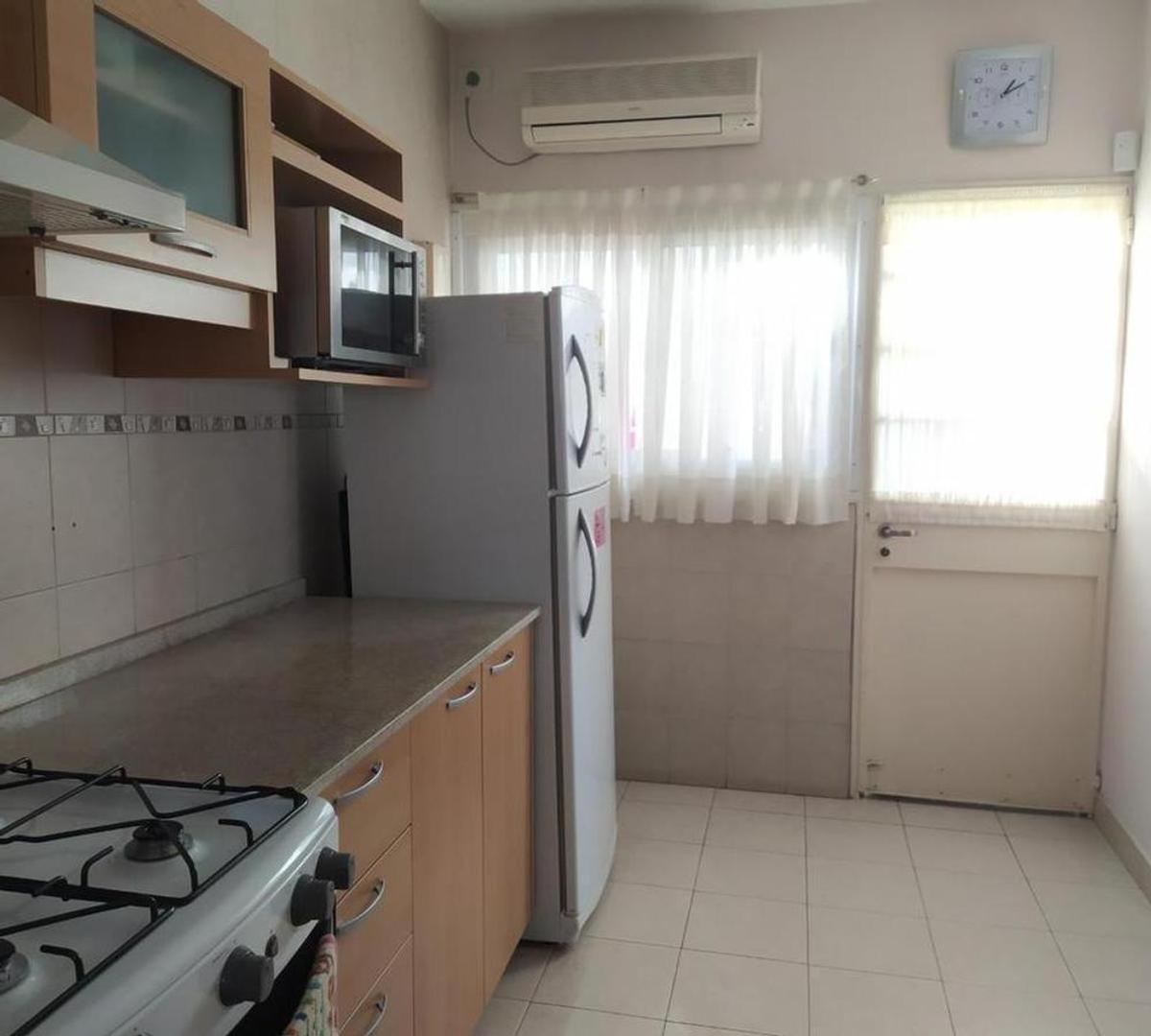 Casa 3 ambientes - Castelar Norte