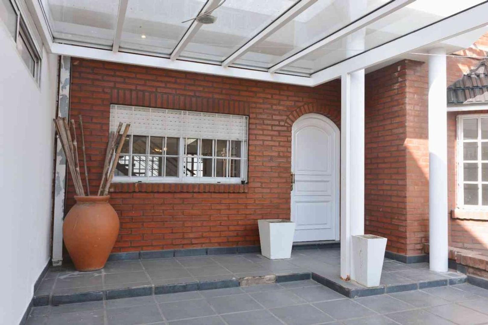 Casa en Venta en Valentin Alsina, USD 165.000