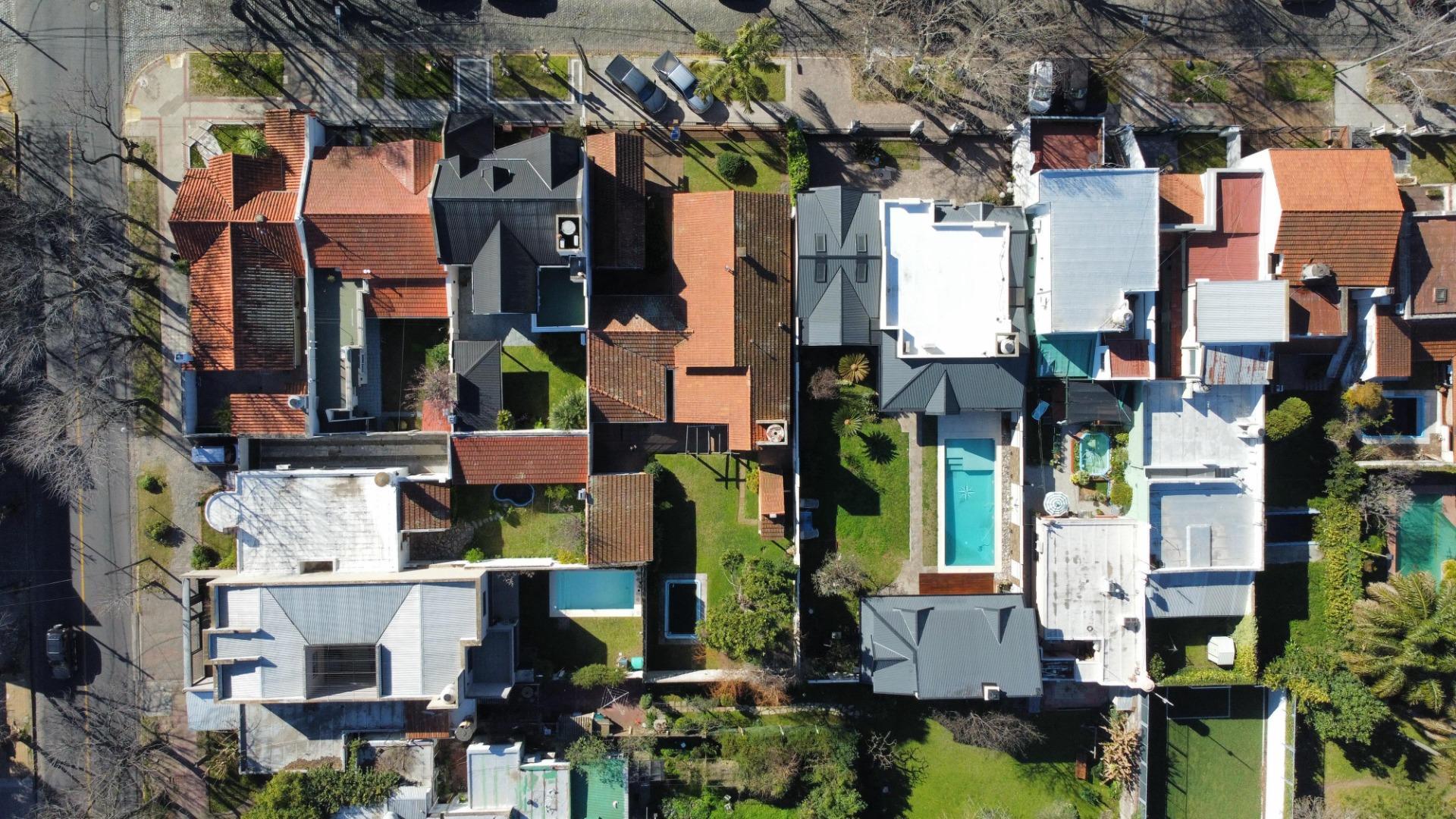 Casa 5 ambientes con 3 baños