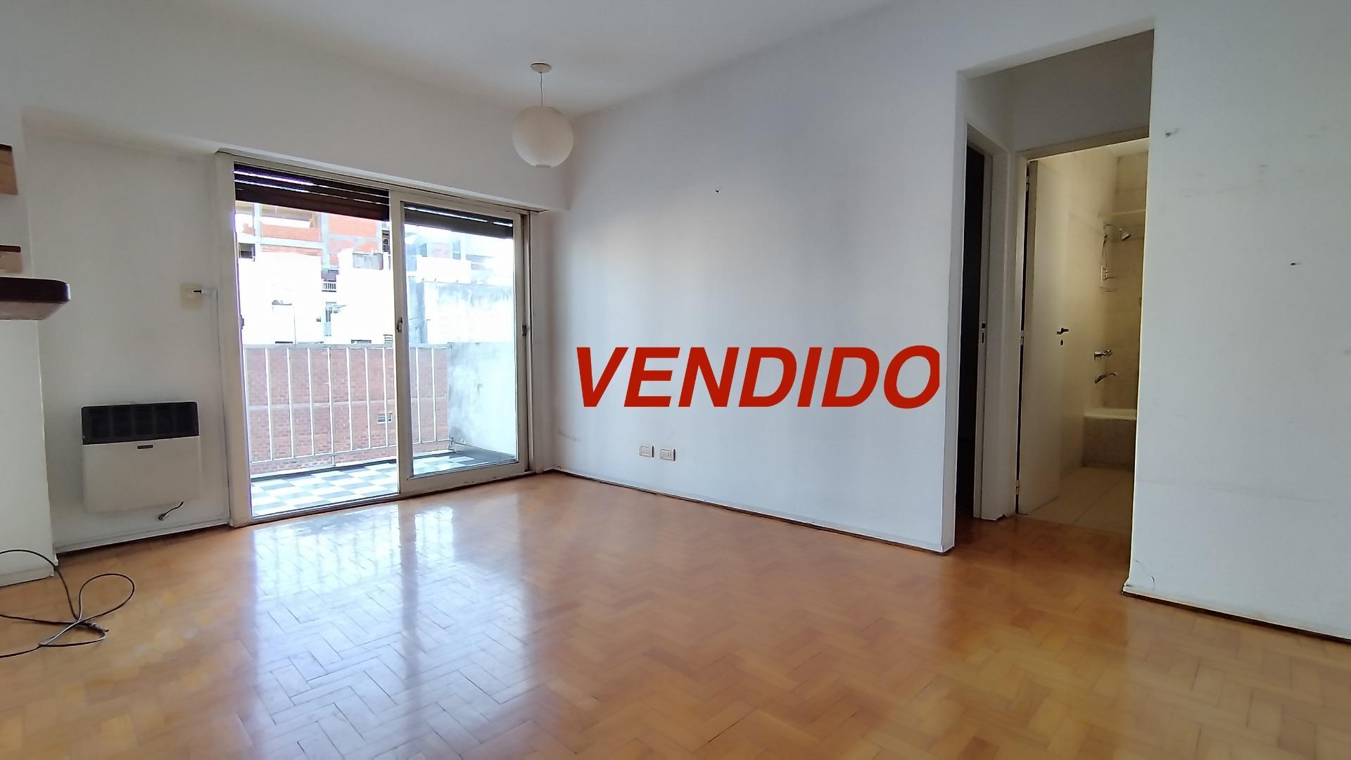 Piso Alto, Pura Luz. Con balcón