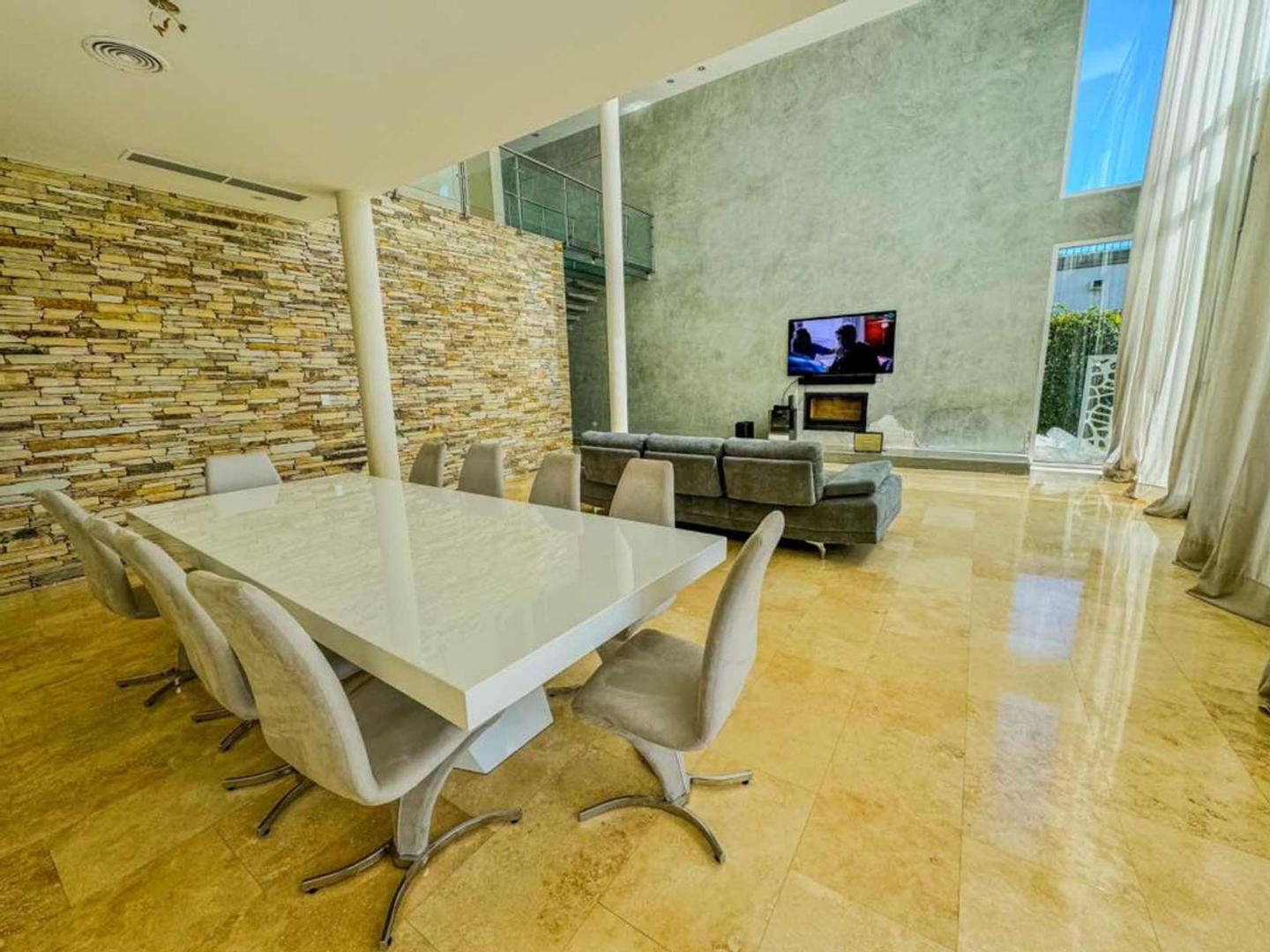 VENTA CASA 6 AMBIENTES AMARRA EL YACHT NORDELTA