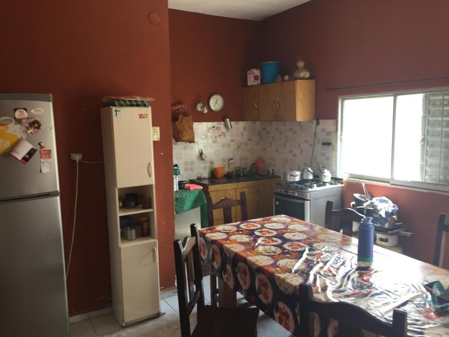 Casa en Venta con 3 cocheras
