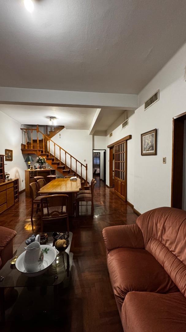 Casa 5 ambientes con 5 baños