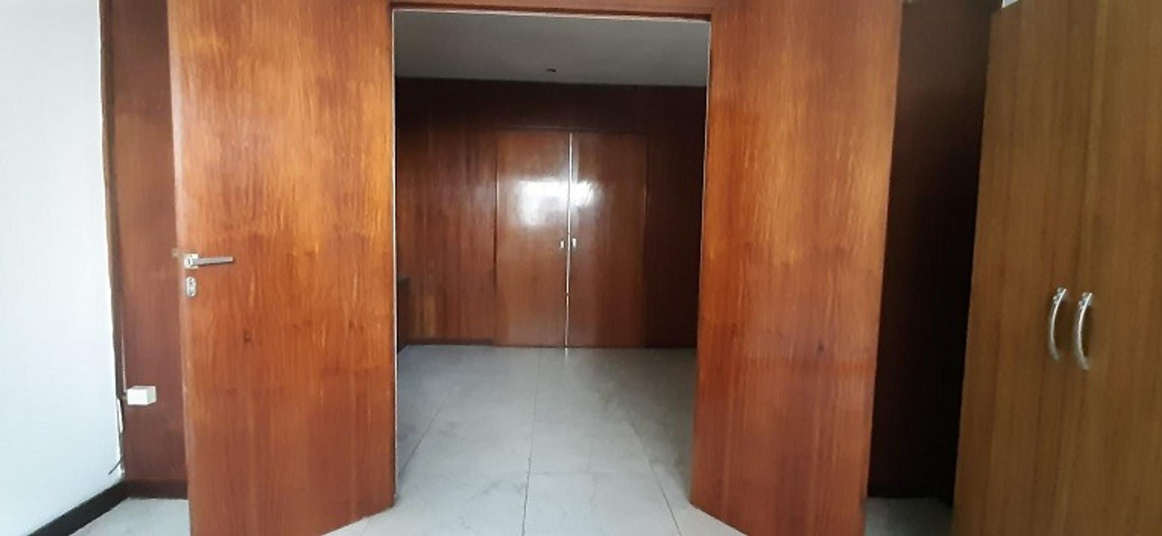 Av. Corrientes 1250 , Piso 3