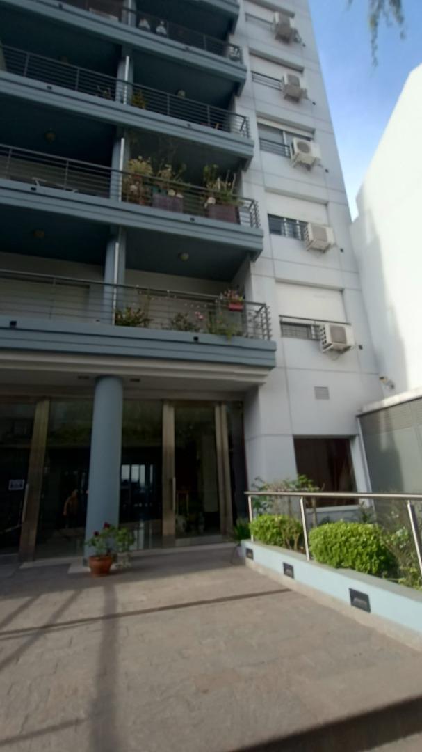 EXCELENTE DEPARTAMENTO 2 AMB CON COCHER Y BAULERA  