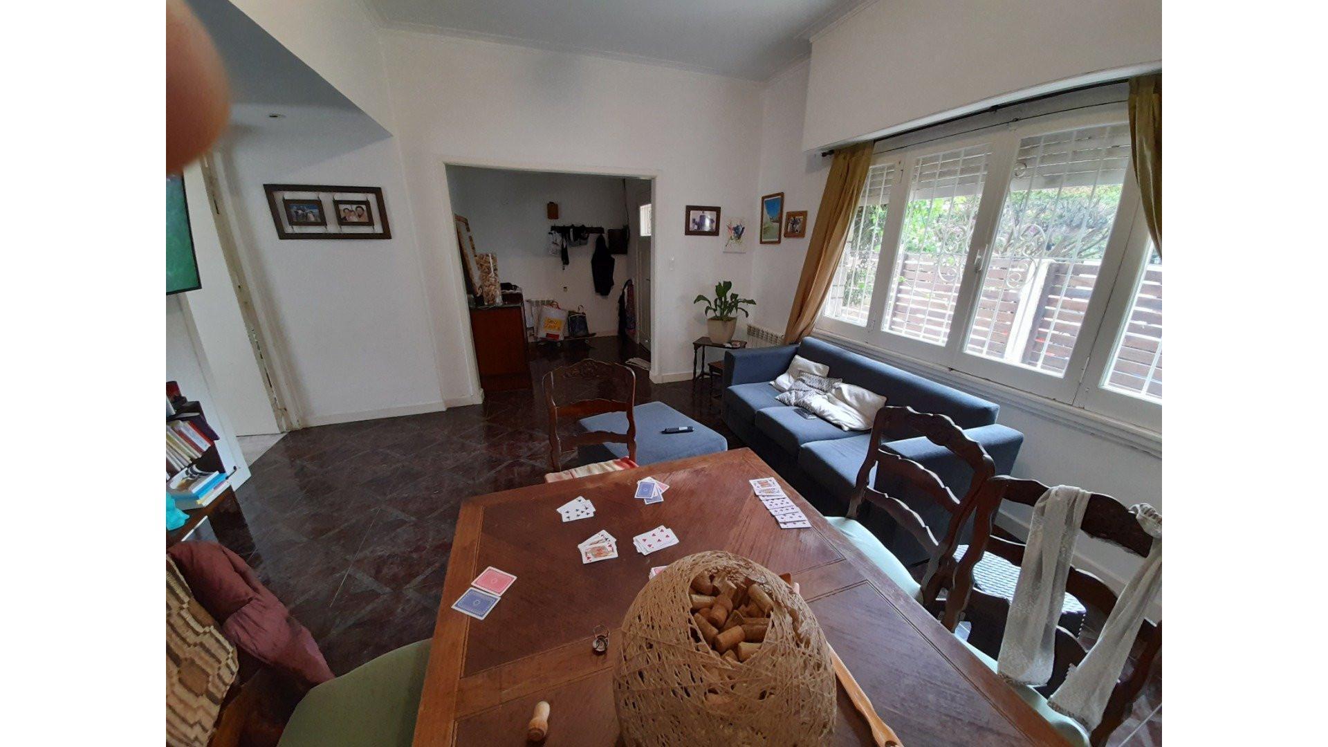 Chalet 6 ambientes - Saavedra 2100