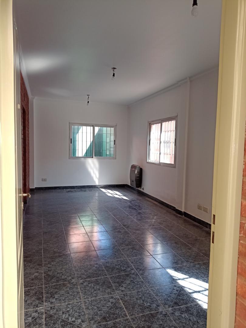 Depto Tipo Casa en Alquiler de 2 dormitorios