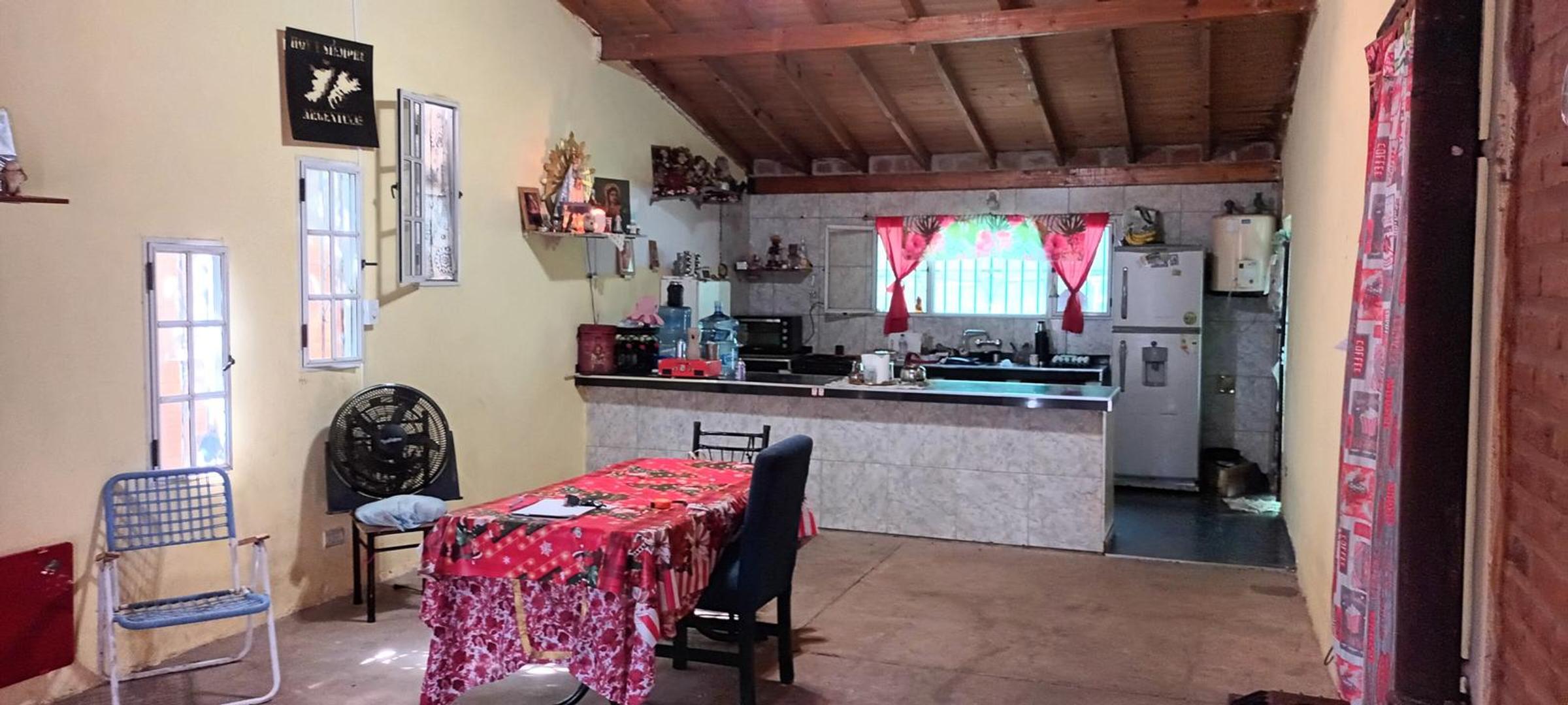 Casa 3 ambientes con 1 baño