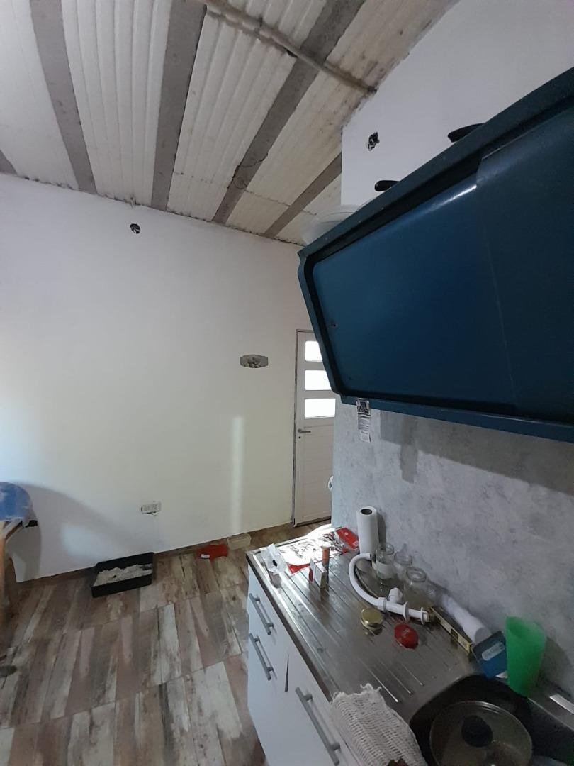 Casa 2 ambientes con 1 baño