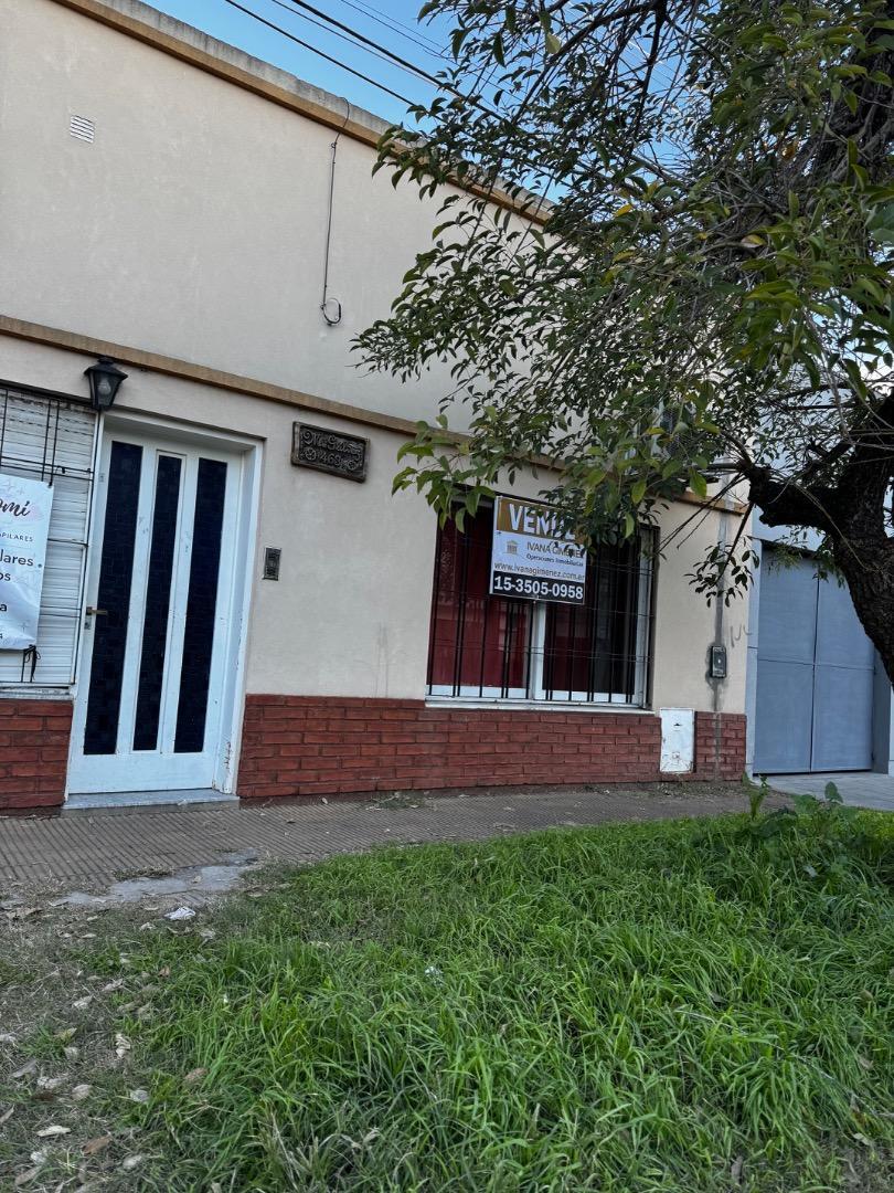 Casa CON GRAN FONDO Y Ph de dos ambientes