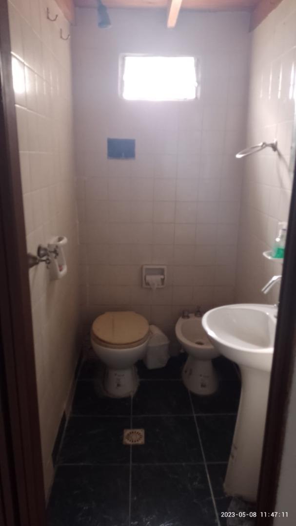 VENTA DE CHALET  4 AMBIENTES  + DEPART, 2 LOTES