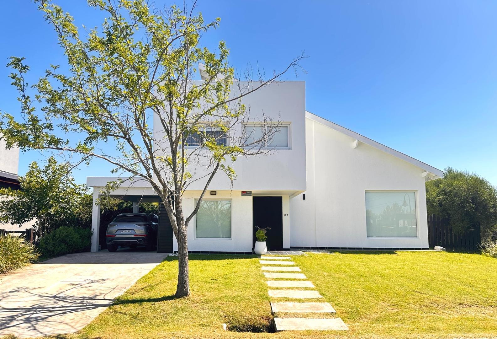 Divina casa en barrio Sta. Isabel 1 usd 250.000.-