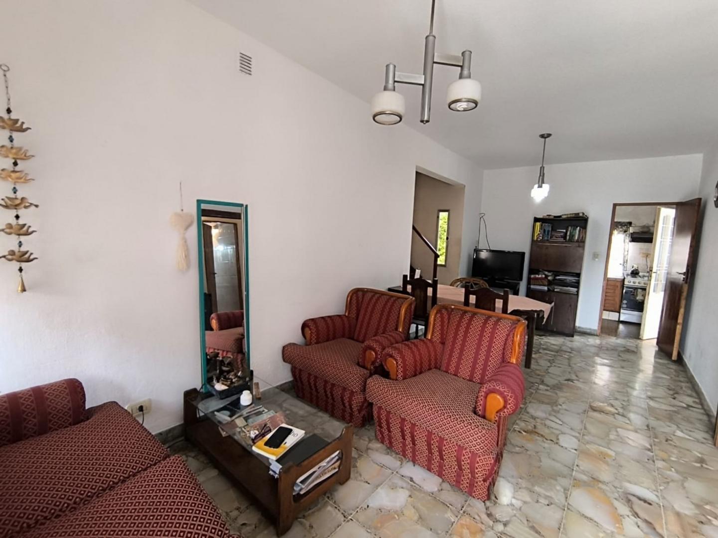 Casa 4 ambientes con 3 baños