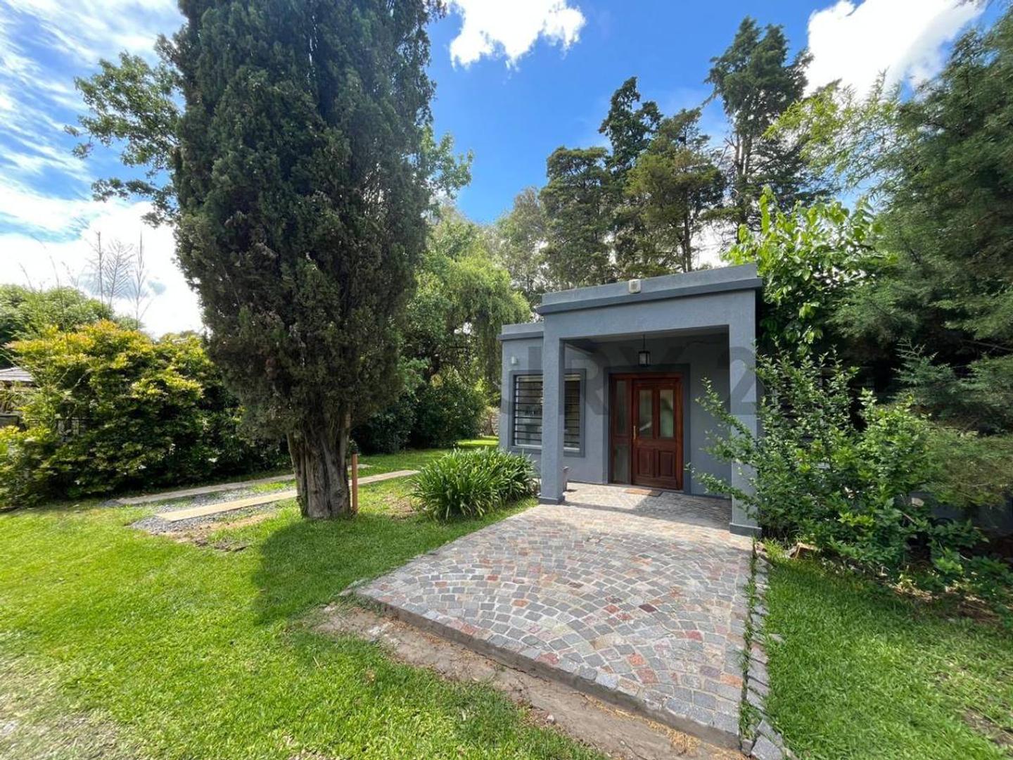 Interna El Jagüel 100, Piso 0