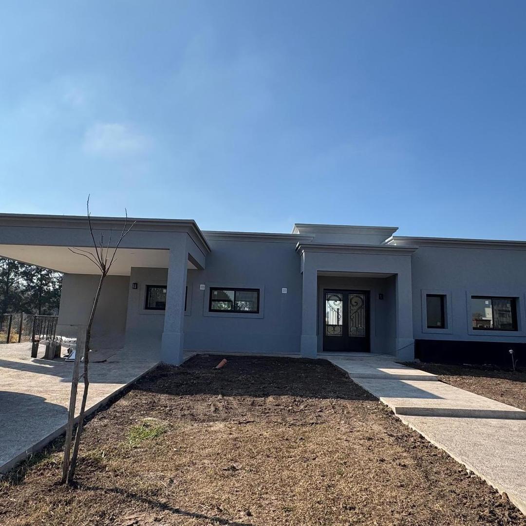 Casa en Venta en Monet Barrio Privado, USD 270.000