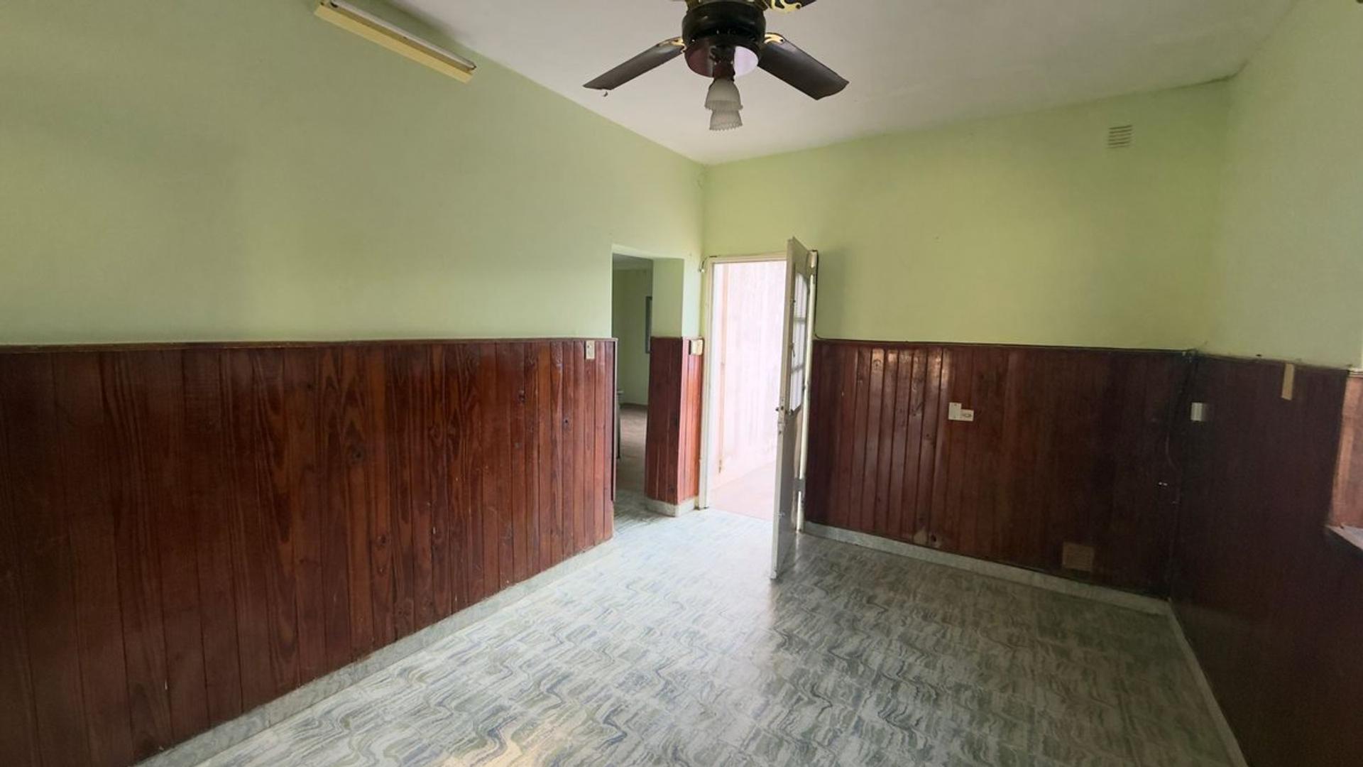 Casa 4 ambientes con 1 baño