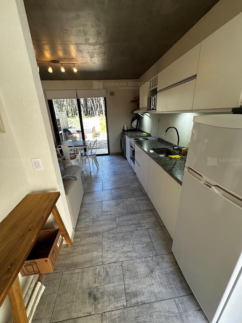 Casa en Alquiler con 2 cocheras