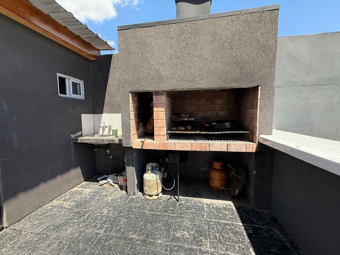 Hipolito Yrigoyen 1200