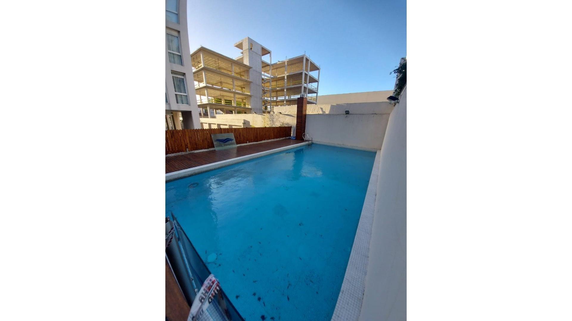 Piso 4 ambientes con cochera cubierta