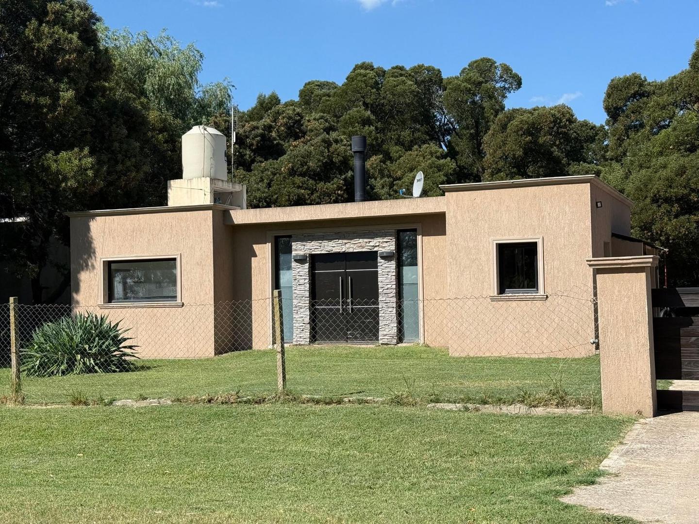 CHALET EN VENTA BARRIO CERRADO DOS DORMITORIOS PILETA PARQUE