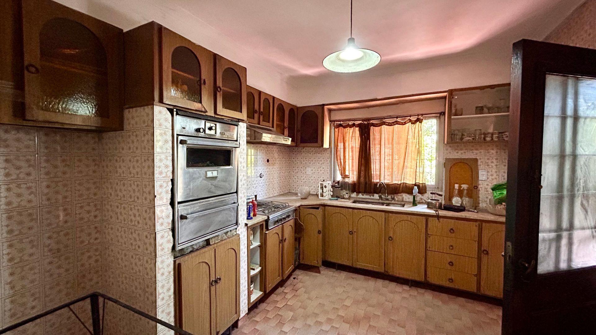 Casa 5 ambientes con 2 baños