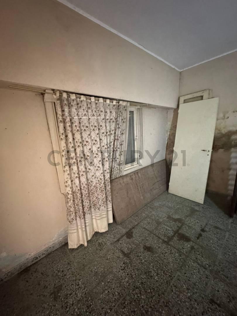 Casa 6 ambientes con 1 baño