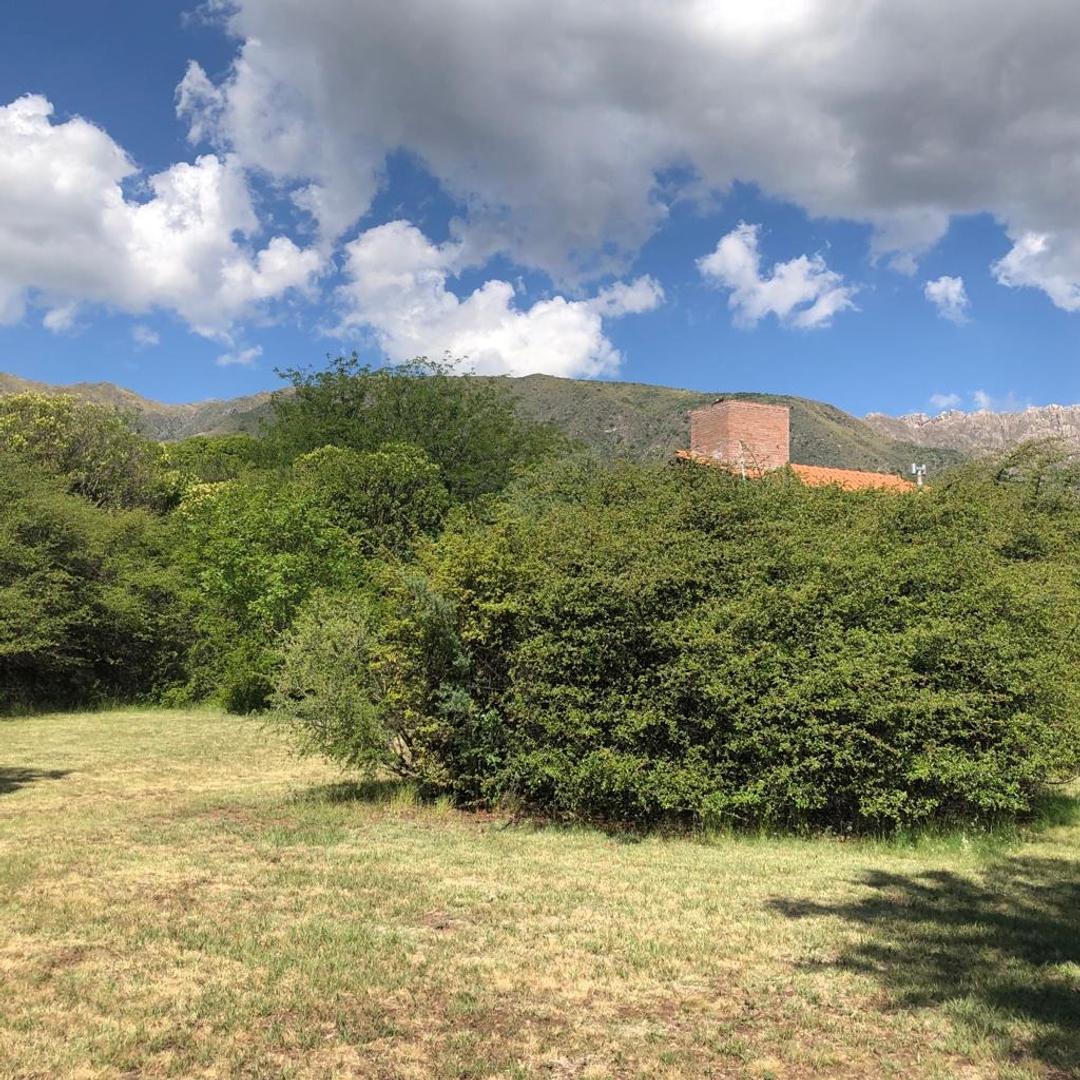 Casa 10 ambientes con 4 baños