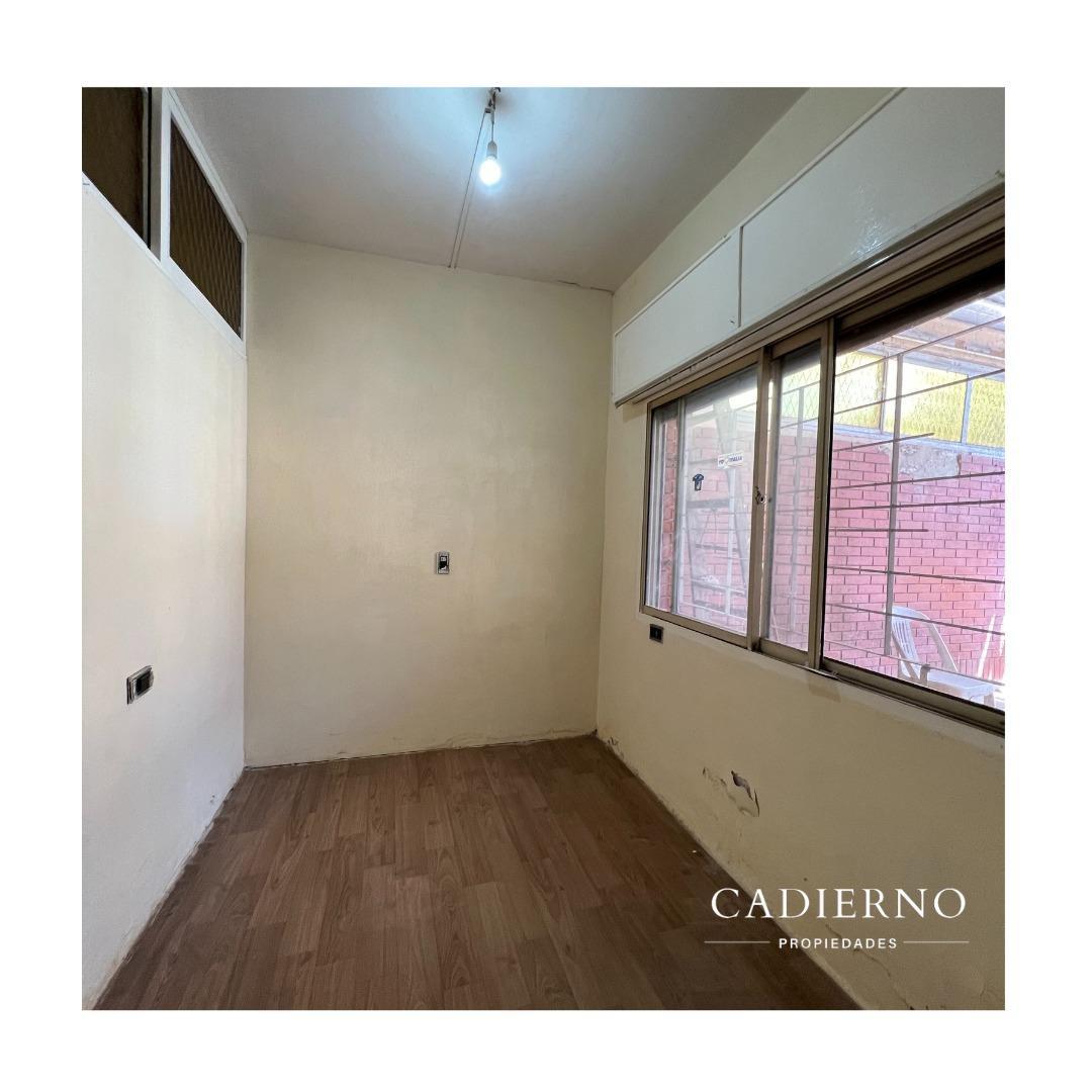 CASA DE TRES DORMITORIOS + GALPON EN VENTA