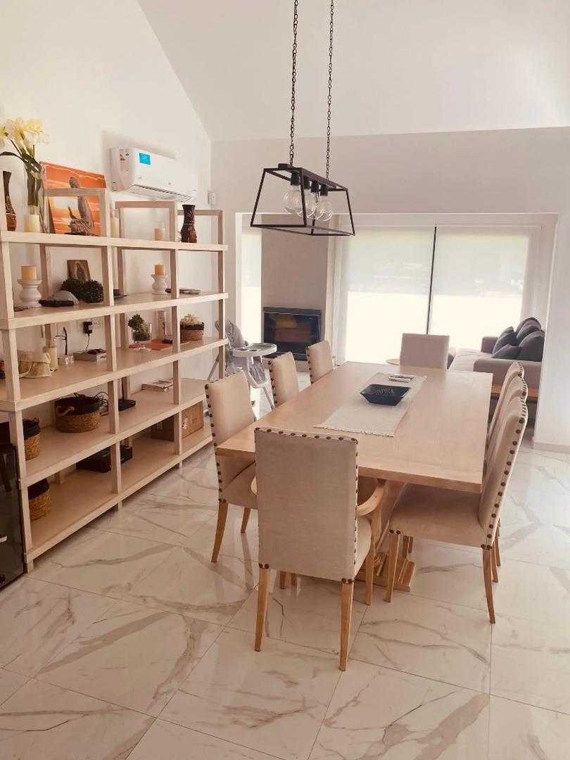 Casa en Venta en Club Miralagos, USD 315.000