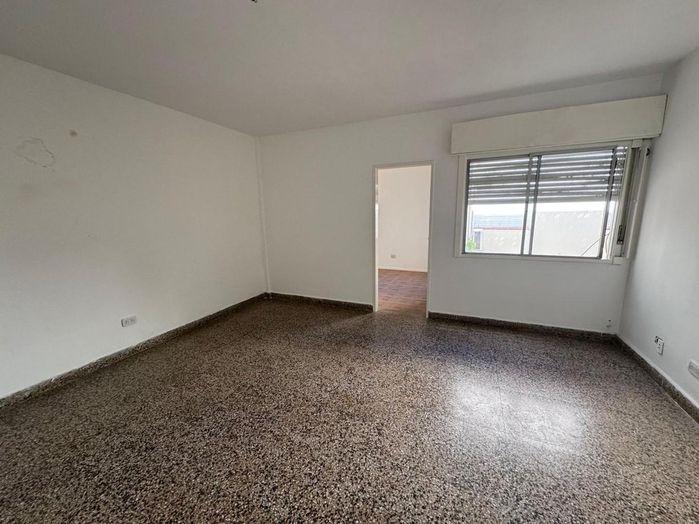 EXCELENTE 4 AMB 1ER PISO POR ESCALERA APTO CREDITO