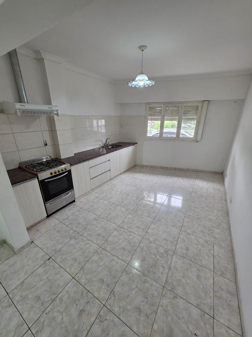 VENTA 2 AMB AMPLIO CON GARAGE