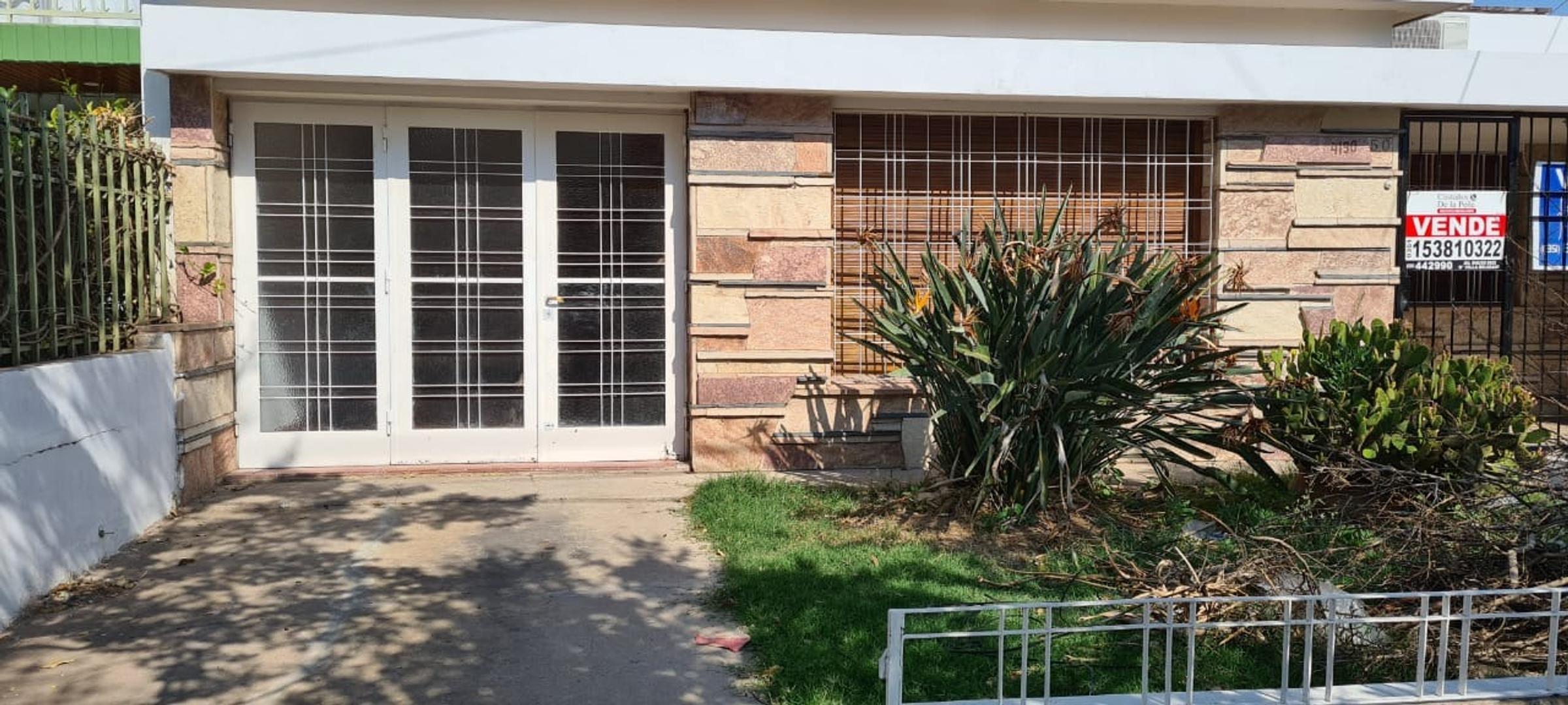 3 DORMITORIOS 1 BAÑO LIVING COMEDOR COCINA COM. PATIO GRANDE