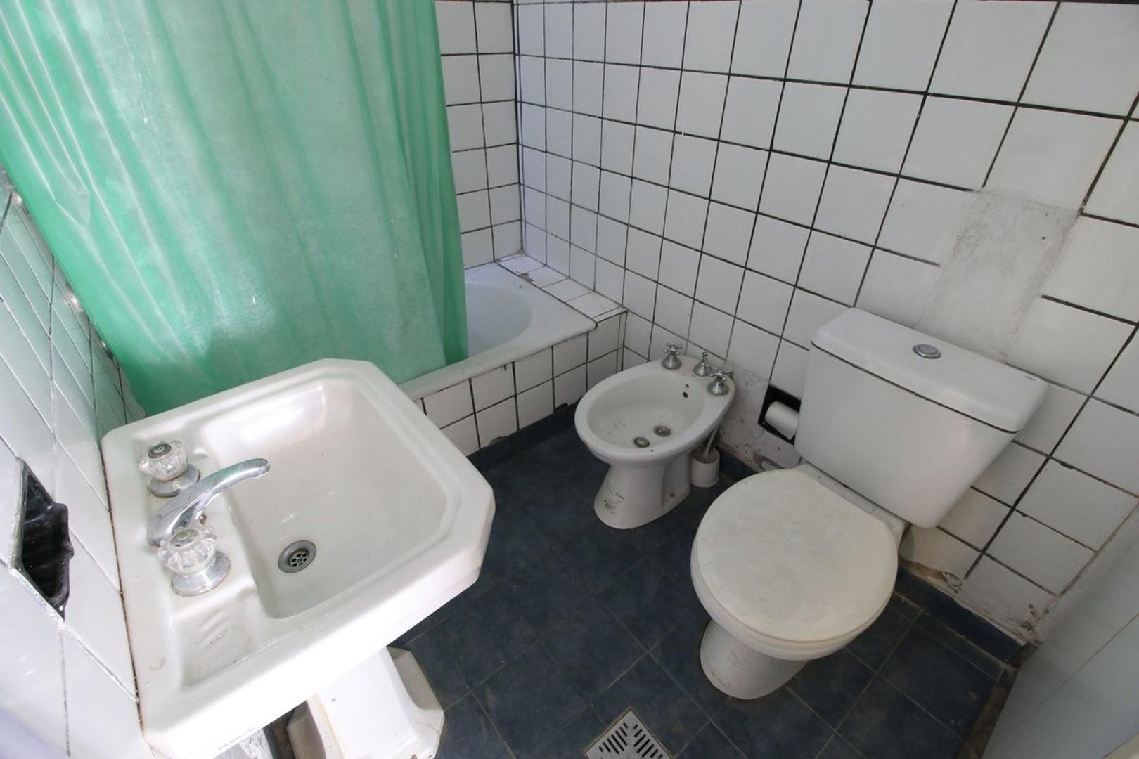 Depto Tipo Casa en Venta en Banfield, USD 87.000