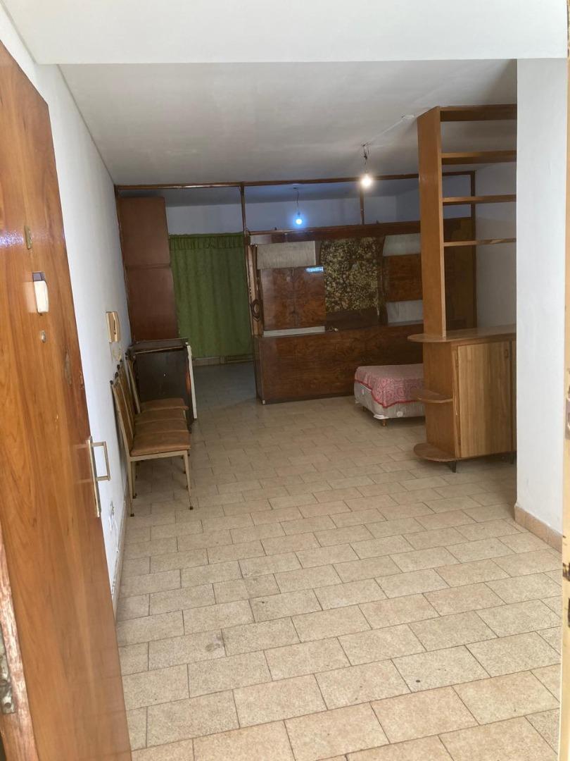 25 De Mayo 1700 , Piso 3