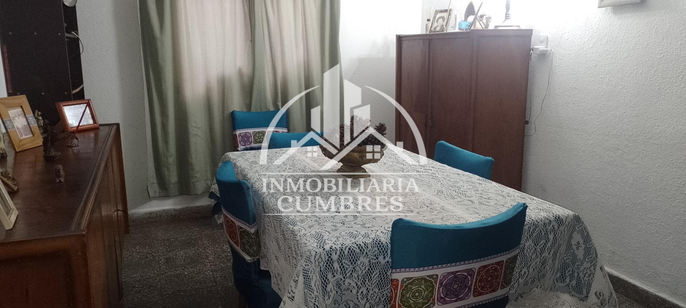 CASA EN BARRIO SANTA ANA I