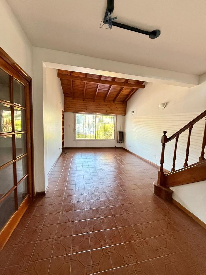 Casa en Alquiler en Barrio Parque, $ 2.800.000