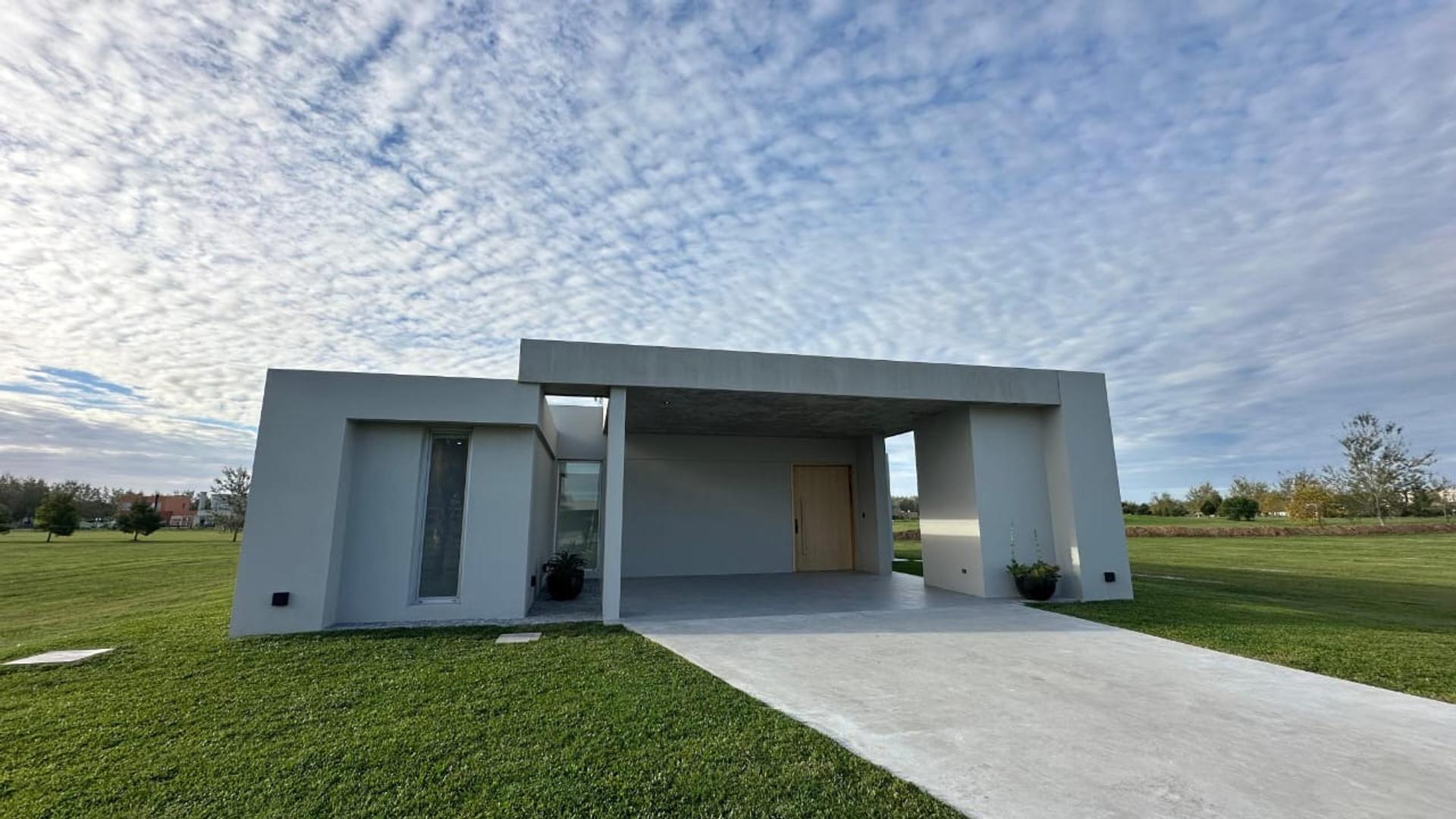 Moderna Casa a Estrenar en Haras del Sur – Diseño Minimalist