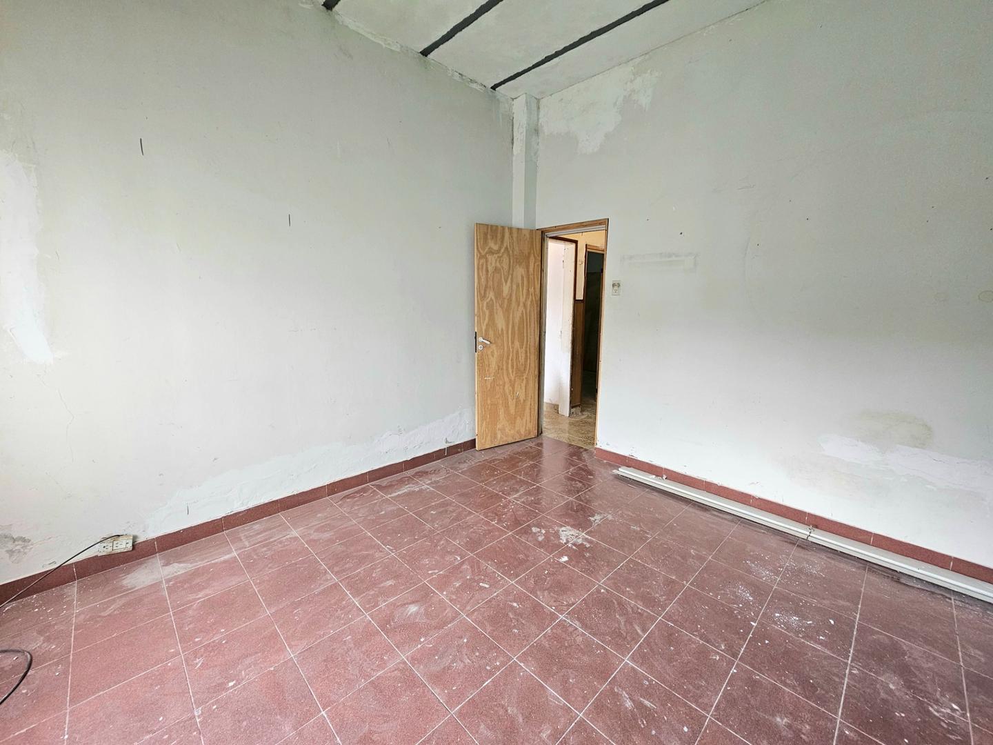 VILLA MAIPU: CASA DE 4 AMB CON JARDIN, TERRENO DE 10 x 40m